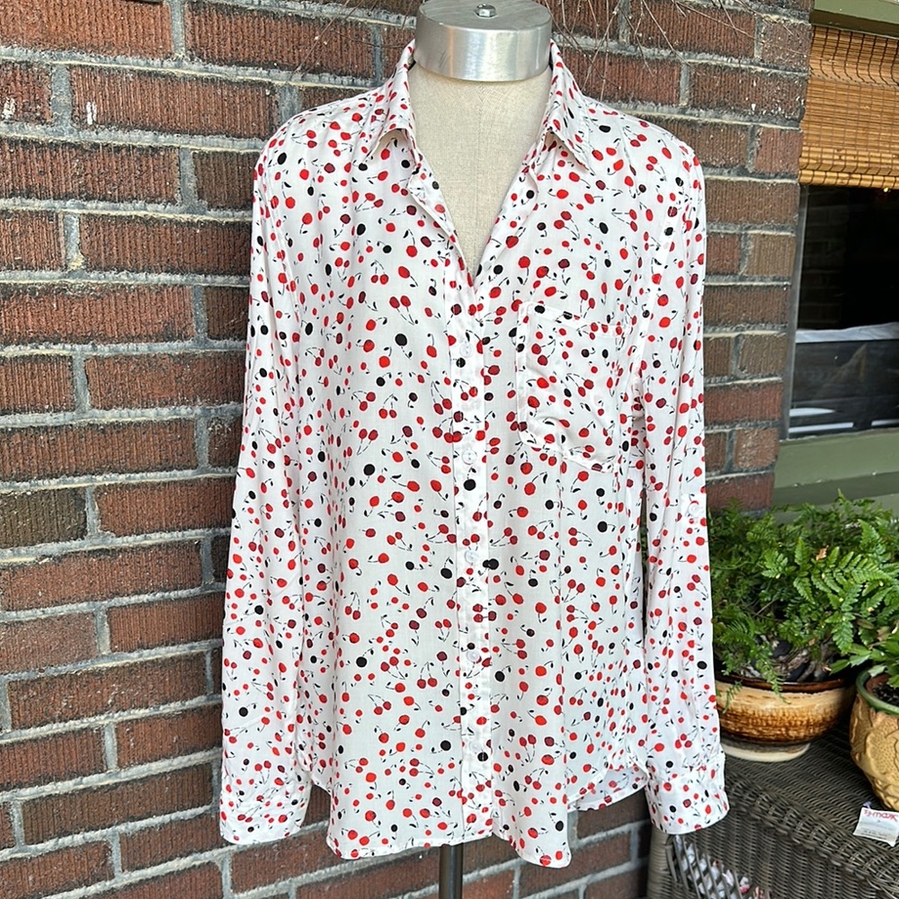 Velvet Heart white/red whimsical cherry print button blouse. Size Medium Armpit